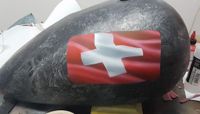 Airbrush Tank mit Candy Color Realistic Flag Swiss